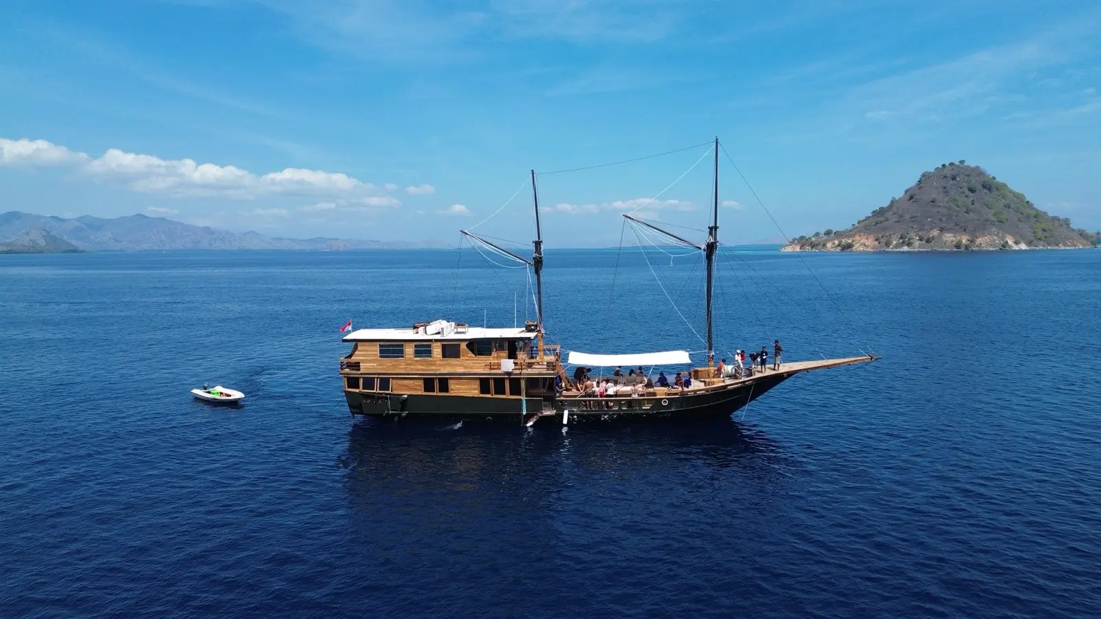 Blackbeard — Blackbeard Phinisi — Sailing Komodo
