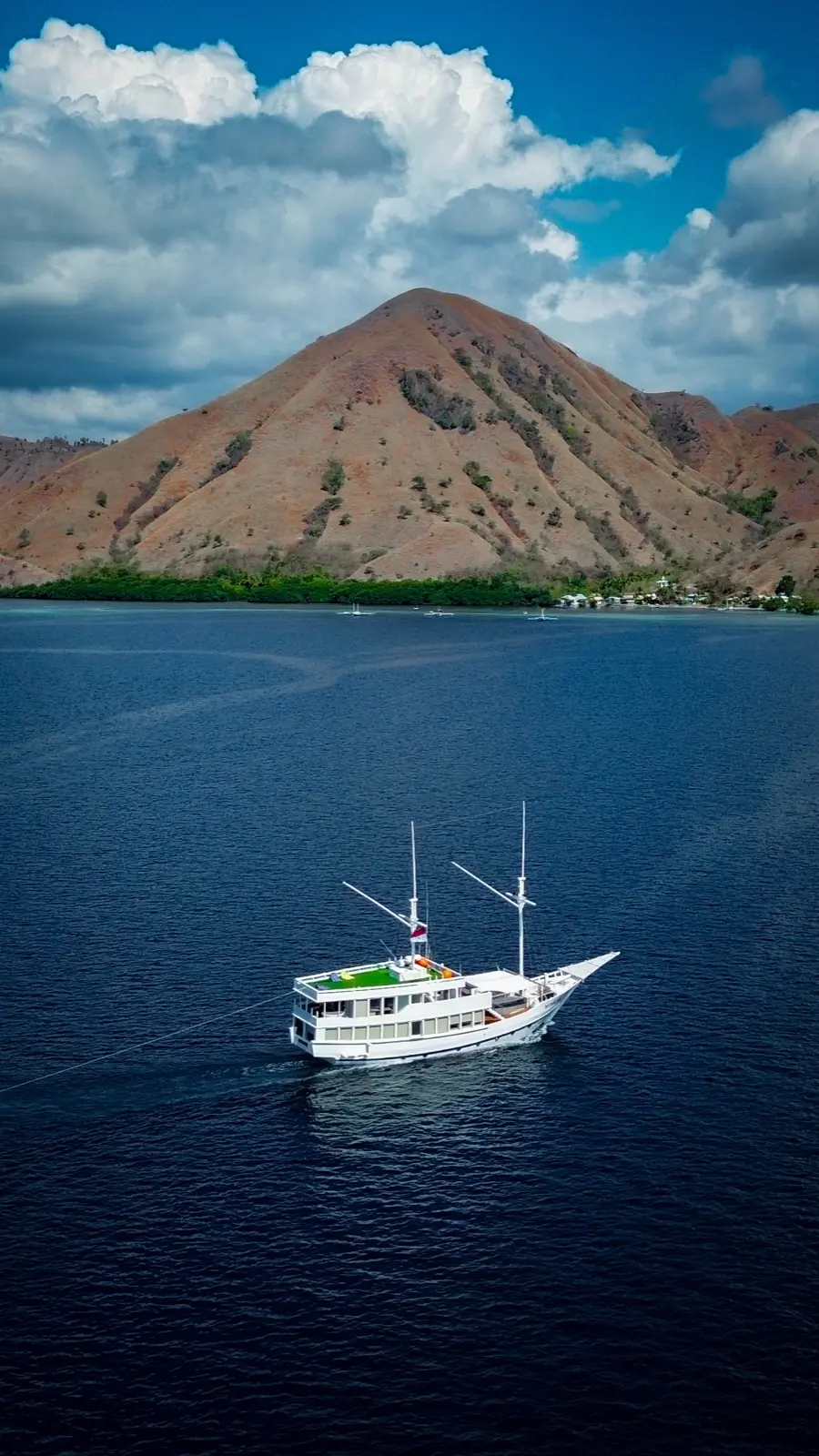 Mosalaki — Mosalaki Phinisi — Sailing Komodo