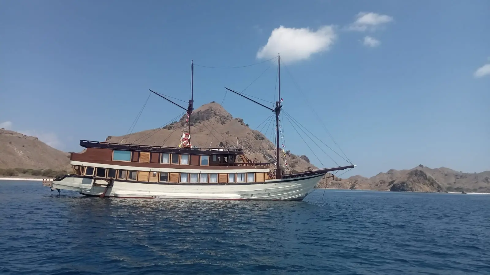 Solana — Solana Phinisi — Sailing Komodo
