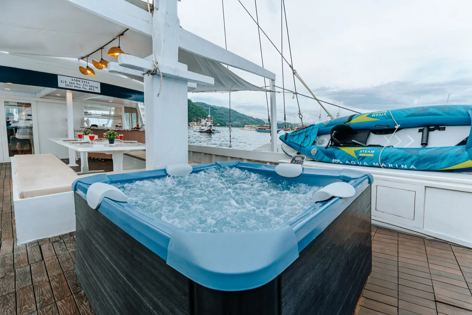 Tara — jacuzzi deck